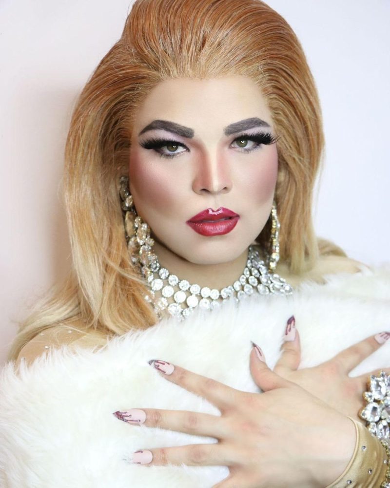 Up Close and Slaying with Drag Queens Hibiscus and Misty Mountains